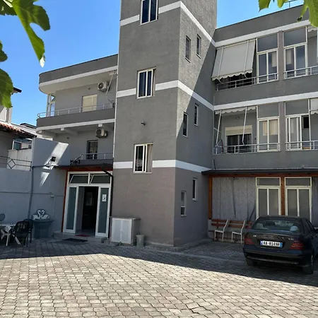 Amarildo Gæstehus Durrës